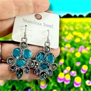 VINTAGE STYLE blues/silver gemstone drop earrings NEW IN PACKAGE